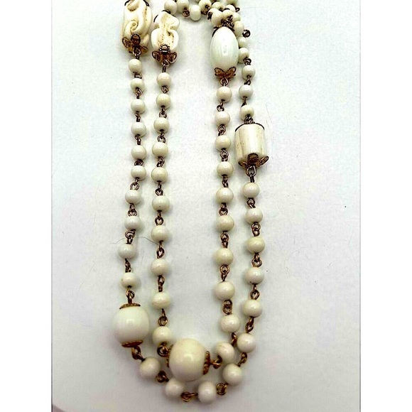 Vintage White Glass Milk Bead Necklace With Gold-Tone Accents Long N56 - Picture 4 of 6